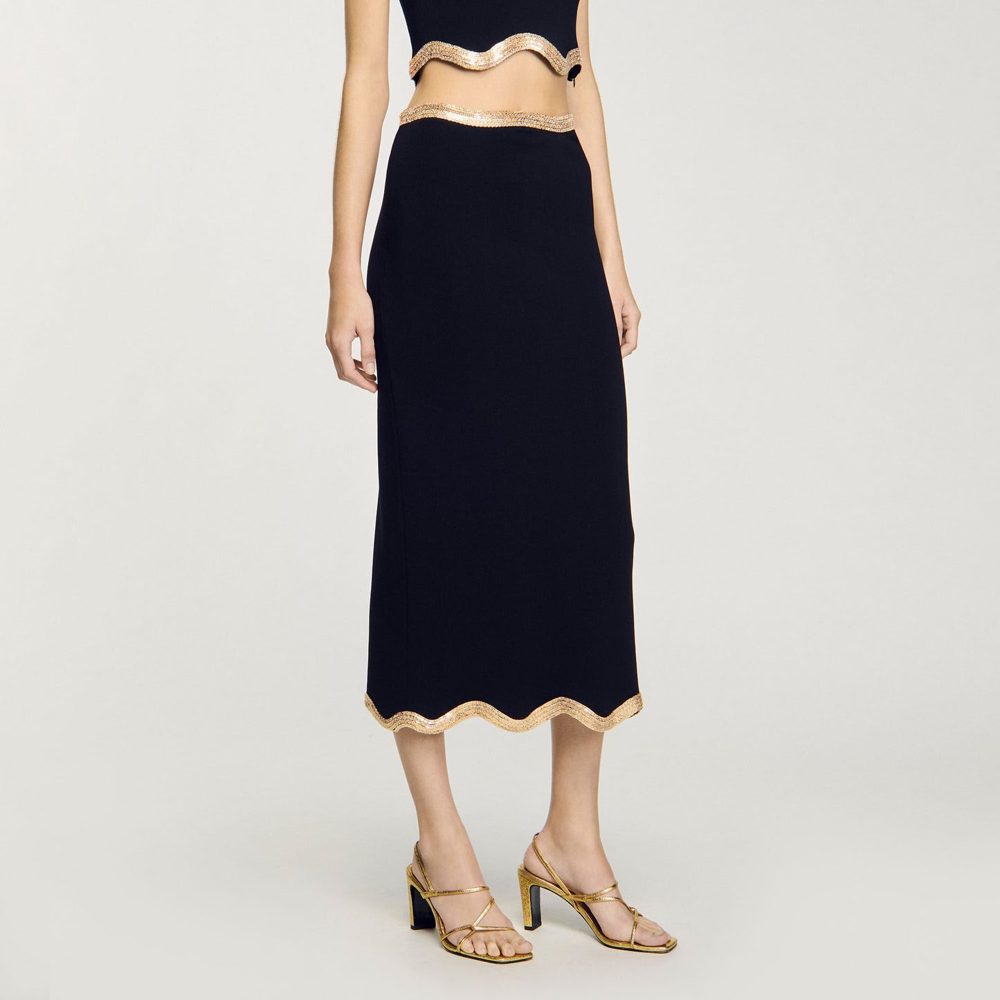 Black Long Knitted Skirt With Chain Detail