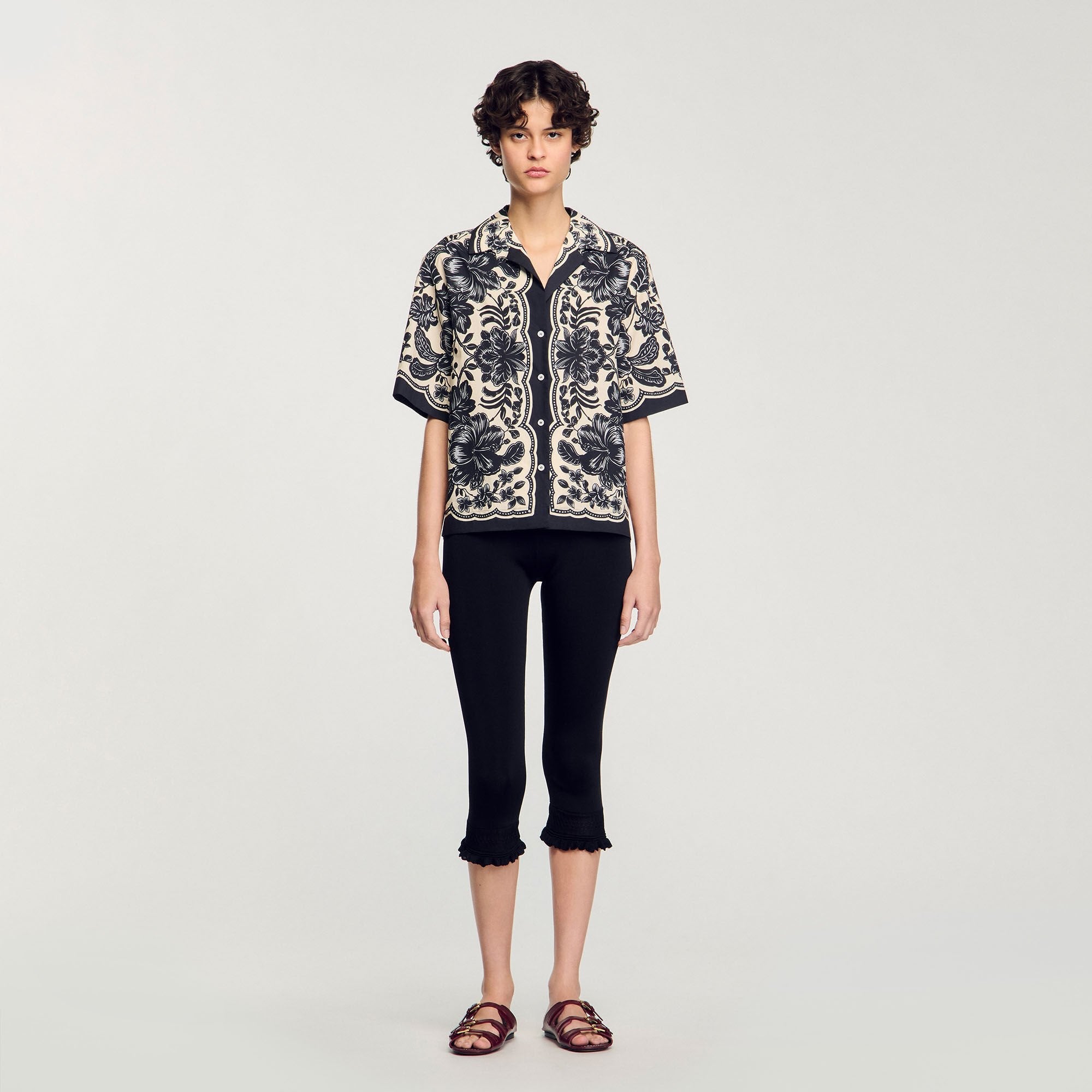 Floral Motif Shirt Ecru / Black