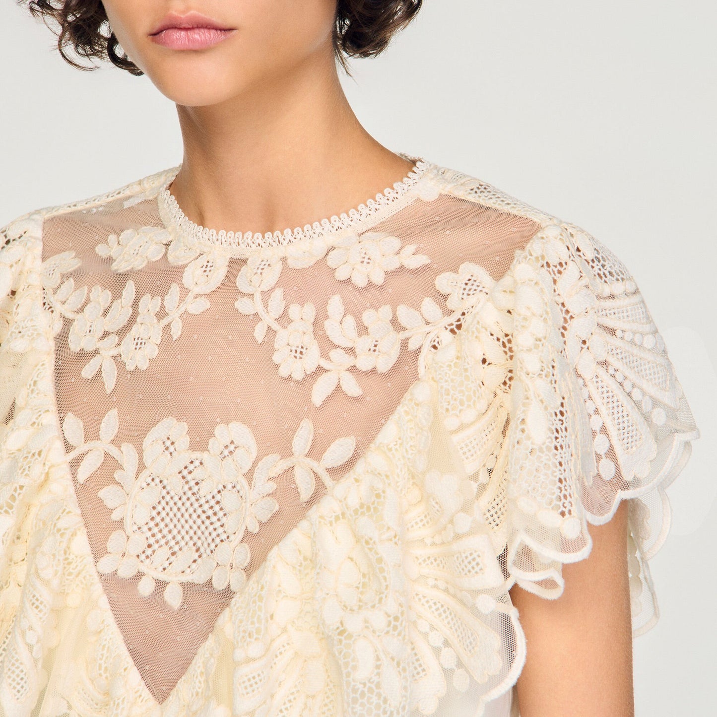 Lavandin Floral Guipure Crop Top Vanilla